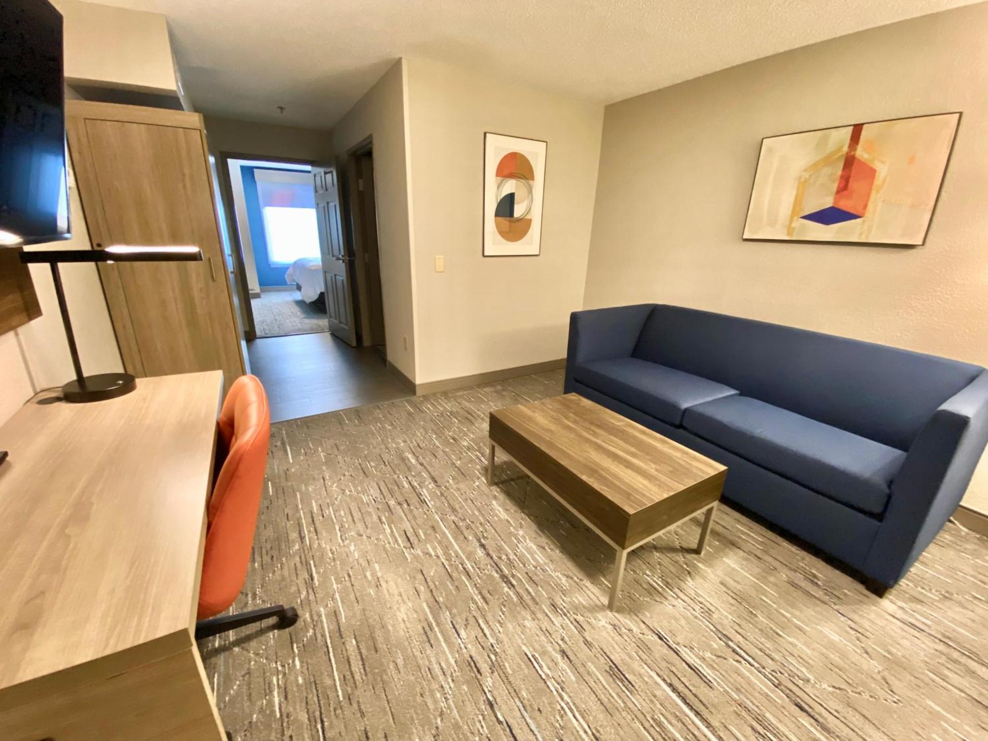 Holiday Inn Express & Suites Elyria By Ihg Exterior photo
